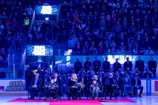 Växjös förra spelare Erik Josefssons familj, vänner och