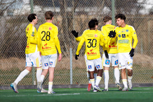 Falkenbergs Lion Beqiri jublar