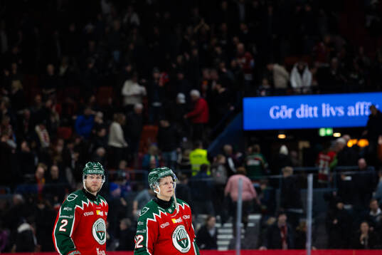 Frölundas Christian Folin och Max Friberg deppar