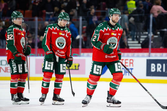 Frölundas Noah Hasa, Isac Born och Christian Folin deppar