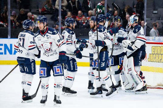 Linköpings målvakt Waltteri Ignatjew jublar med