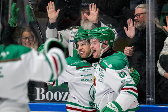 Rögles Leon Bristedt och Karson Kuhlman jublar