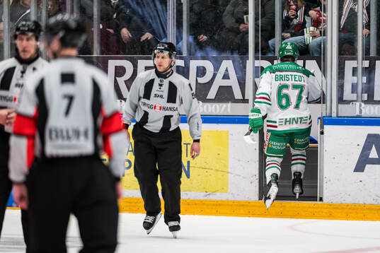Rögles Leon Bristedt blir utvisad