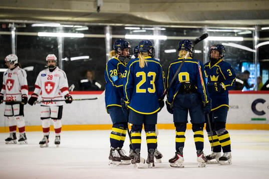 Jenna Raunio, Thea Johansson, Hilda Svensson and Anna