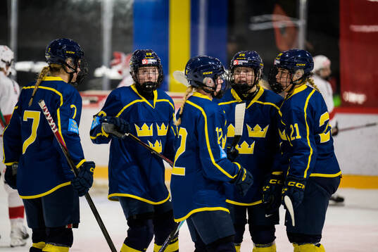 Mira Jungåker, Felizia Wikner-Zienkiewicz, Maja