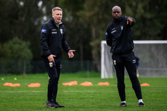tränare Stefan Billborn och fystränare Hakeem Araba