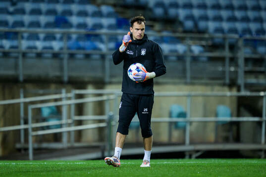 Goalkeeper Elis Bishesari of IFK Göteborg