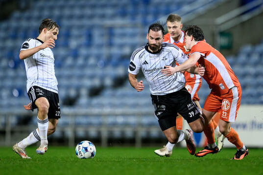 Dino Islamovic of Rosenborg and Kolbeinn Thordarson of IFK