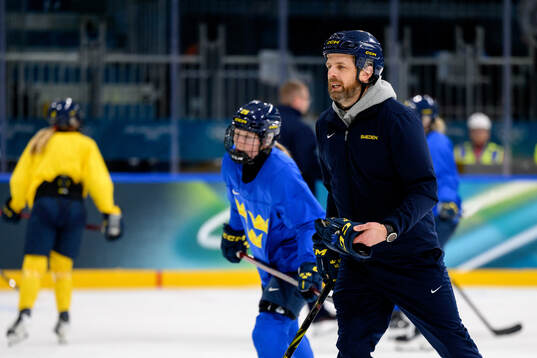 Head coach Ulf Lundberg of Sweden at a ice hockey practice
