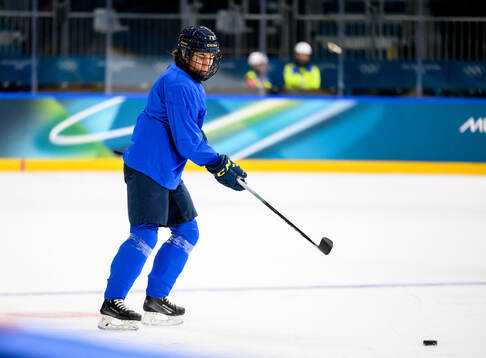 Anna Kjellbin of Sweden at a ice hockey practice session