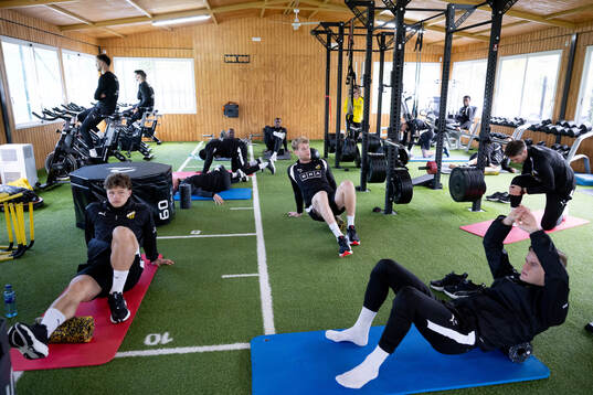 Gustav Lindgren, Filip Helander mfl i gymmet