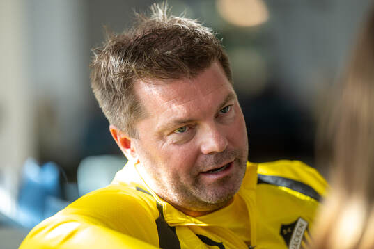 Häckens tränare  Jens Gustafsson
