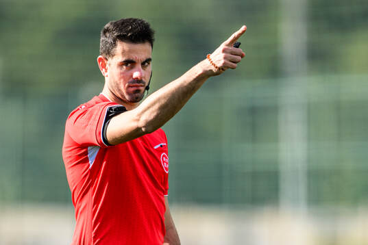 Referee Hector Rodríguez Carpallo
