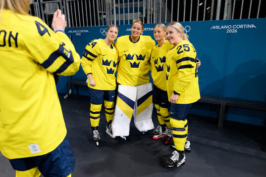 Ebba Hedqvist, goaltender Tindra Holm, Mira Hallin and Lina