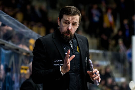 Kalmars tränare Viktor Tuurala