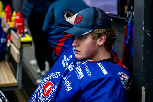 Oskarshamns målvakt Olof Glifford deppar