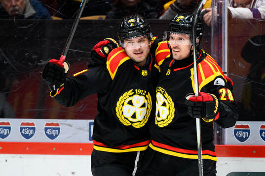 Brynäs Johannes Kinnvall jublar