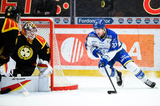 Brynäs målvakt Erik Källgren och Leksands Olle Strandell