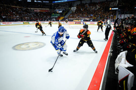 Leksands Michael Lindqvist och Brynäs Bobby Trivigno