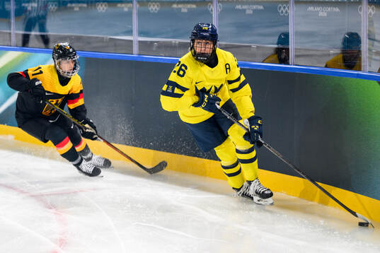 Nicola Hadraschek of Germany and Hanna Olsson of Sweden in