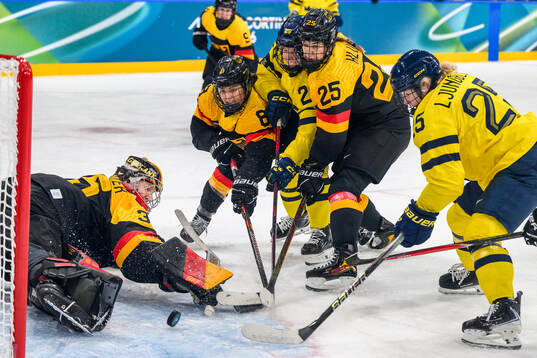 Felizia Wikner Zienkiewicz and Lina Ljungblom of Sweden
