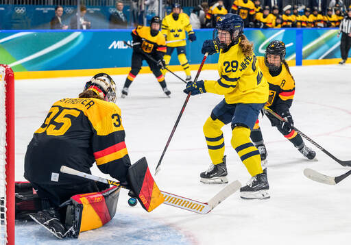 Felizia Wikner Zienkiewicz of Sweden against goaltender