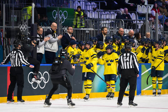 Mira Jungåker of Sweden celebrates the 3-1 goal in the
