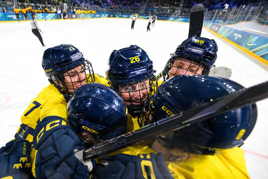 Anna Kjellbin, Hanna Olsson and Jenna Raunio of Sweden