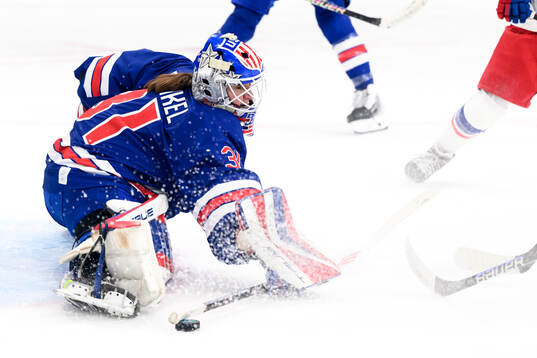 Aerin Frankel of USA in the women's ice hockey game between