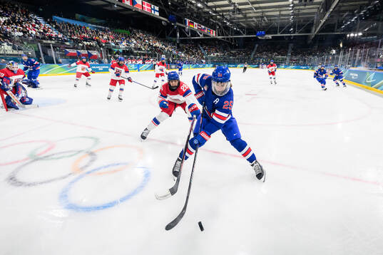 Noemi Neubauerova Czech Republic and Alex Carpenter of USA