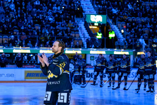 Mattias Tedenby uppmärksammas för sina 600 matcher i