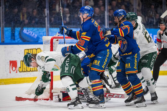 Djurgårdens Gustav Lindström och Färjestads Oskar Steen