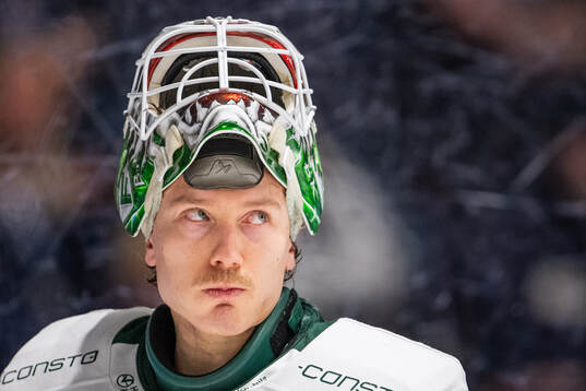 Färjestads målvakt Emil Larmi