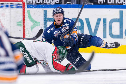 Frölundas Nicklas Lasu och Växjös Dennis Rasmussen