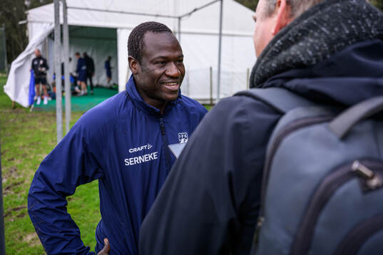 IFK Göteborgs Saidou Alioum Moubarak pratar med media