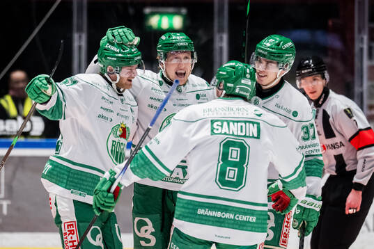Rögles Paul Ladue och Calle Själin jublar