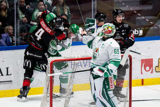 Malmö Redhawks Martin Schreiber och Rögles Calvin De Haan
