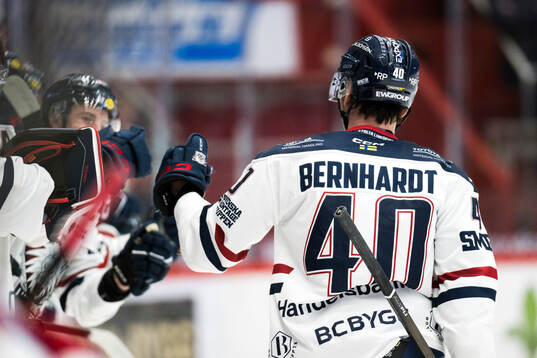 Linköpings David Bernhardt jublar