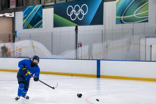 Hanna Thuvik of Sweden at a ice hockey practice session