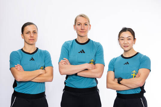 Domare Almira Spahic, Tess Olofsson och Tilde Hedberg