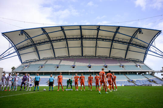 Players of IFK Göteborg enter the pitch