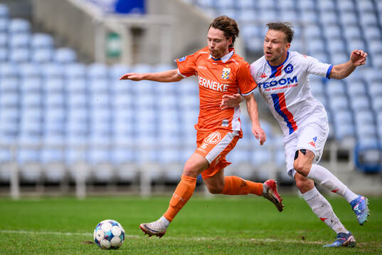 Filip Ottosson of IFK Göteborg and Dominik Plechaty of