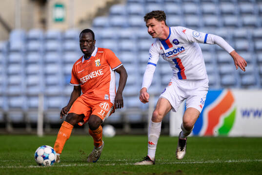 Saidou Alioum Moubarak of IFK Göteborg and Ondrej Coudek