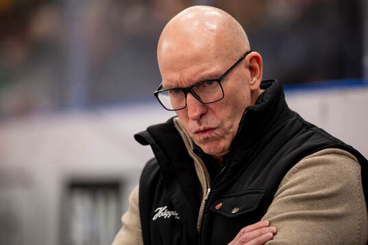 Modos huvudtränare Fredrik Andersson