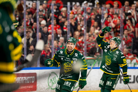 Björklövens Albin Lundin jublar