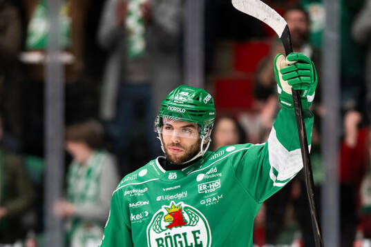 Rögles Josh Dickinson jublar