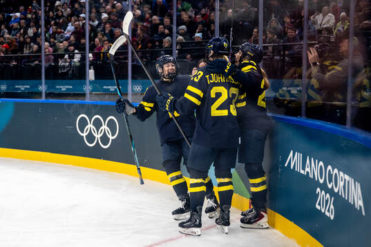 Thea Johansson of Sweden celebrates the 5-1 goal  with