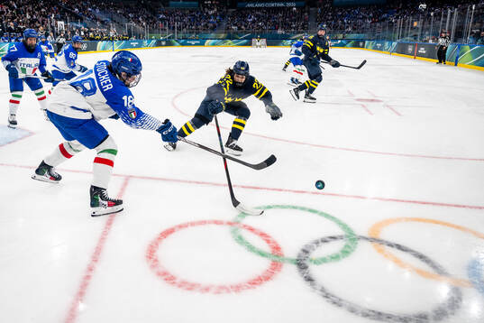 Hanna Thuvik of Sweden and Franziska Stocker of Italy in