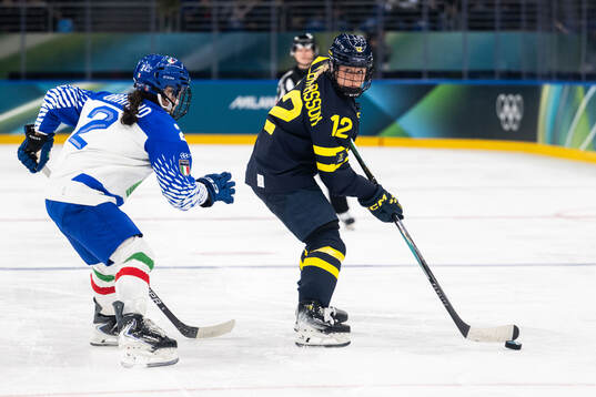Amie Varano of Italy and Maja Nylén Persson of Sweden in
