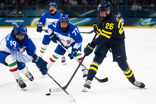 Hanna Olsson of Sweden against Kristin Della Rovere and